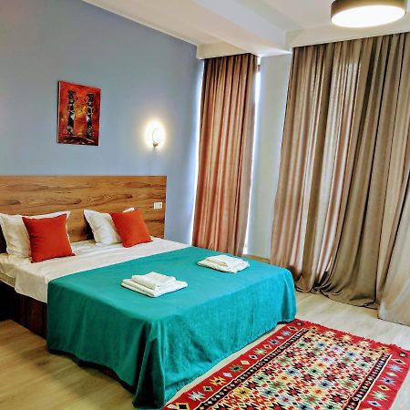 Hotel 5 Rooms Tbilisi Buitenkant foto