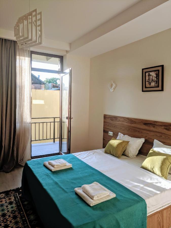 Hotel 5 Rooms Tbilisi Buitenkant foto
