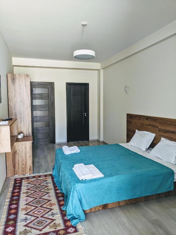 Hotel 5 Rooms Tbilisi Buitenkant foto