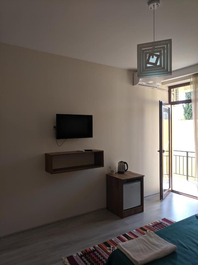 Hotel 5 Rooms Tbilisi Buitenkant foto