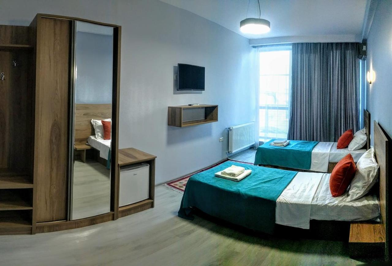 Hotel 5 Rooms Tbilisi Buitenkant foto
