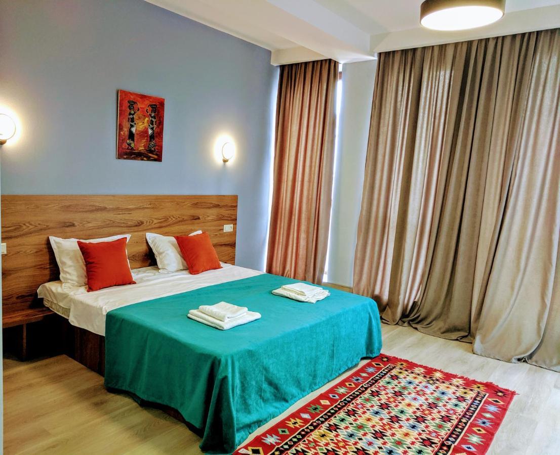 Hotel 5 Rooms Tbilisi Buitenkant foto